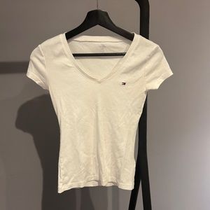 TOMMY HILFIGER V-neck